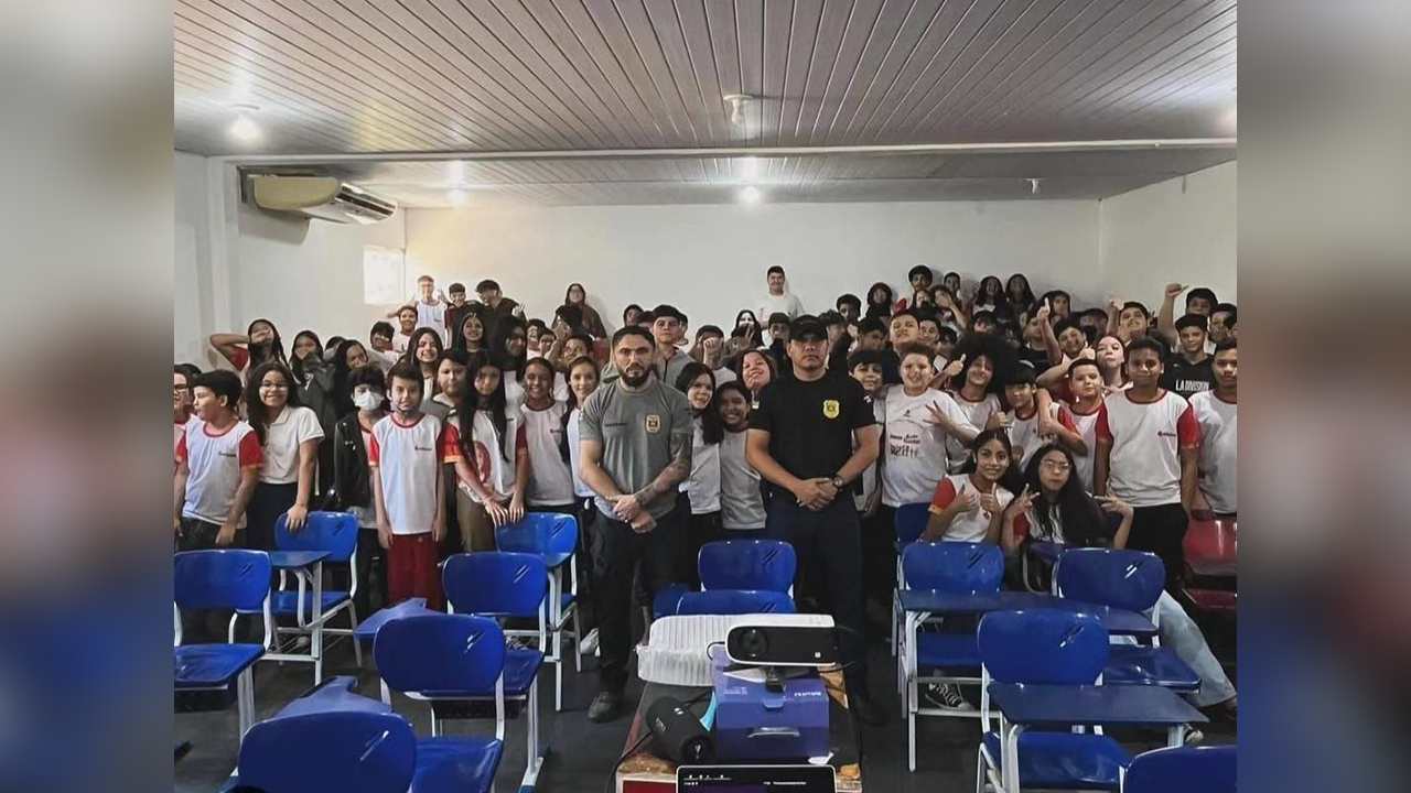 EM MACAPÁ, DELEGADO E AGENTE DE POLÍCIA MINISTRAM PALESTRA AOS ALUNOS DA ESCOLA EQUIPE SOBRE VIOLÊNCIA E BULLYING NO AMBIENTE ESCOLAR